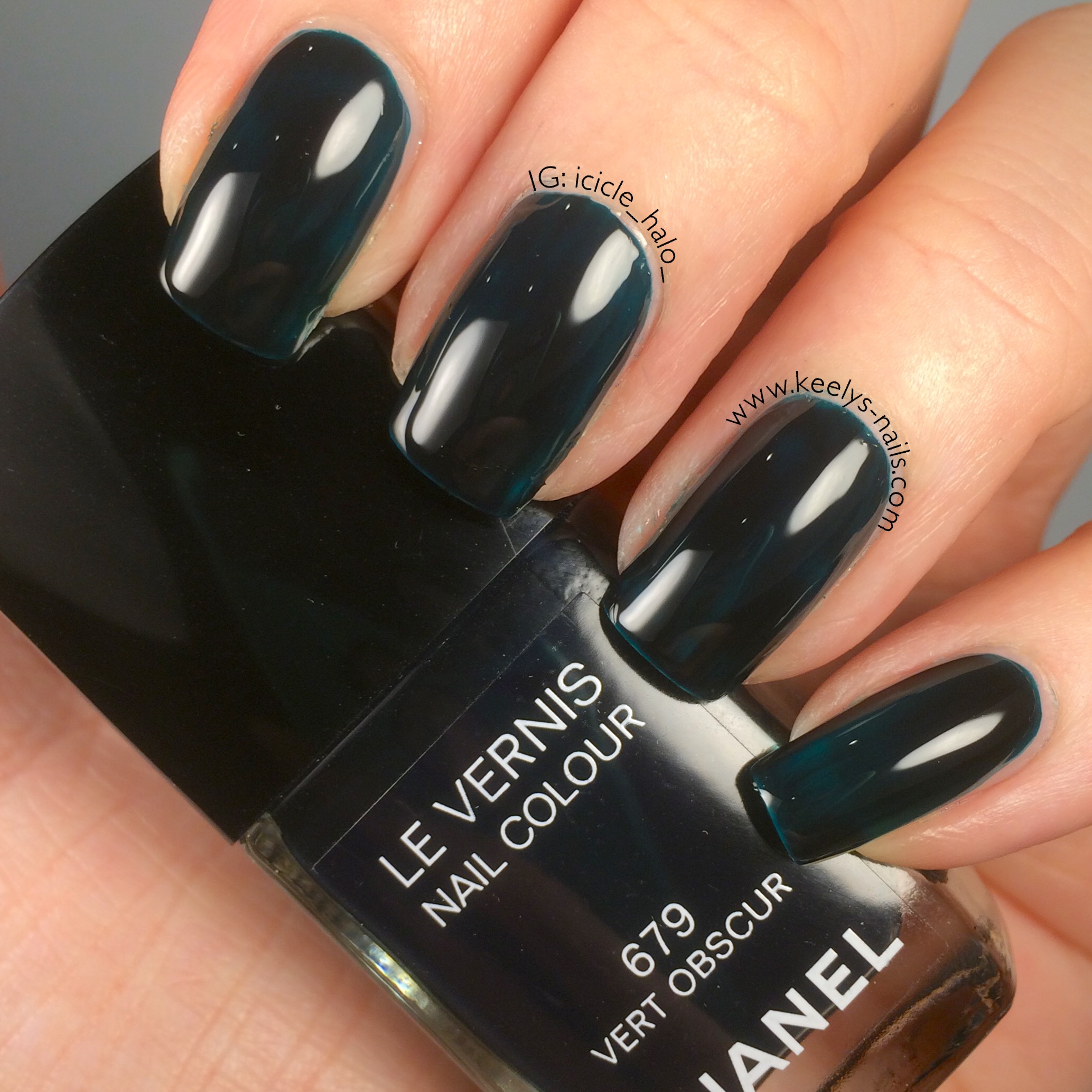 Swatch of Chanel Vert Obscur 679 | Keely's Nails