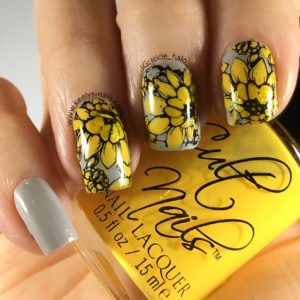 Yellow and Grey Nail Art right hand