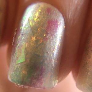 Opal Unicorn Skin macro ring finger