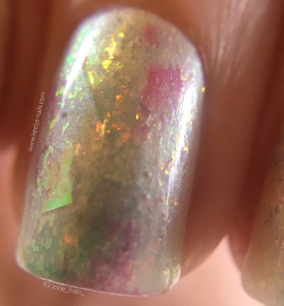 Opal Unicorn Skin macro ring finger