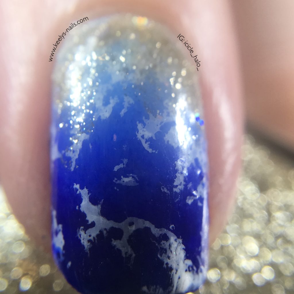 Beach Watermarble Nail Art macro
