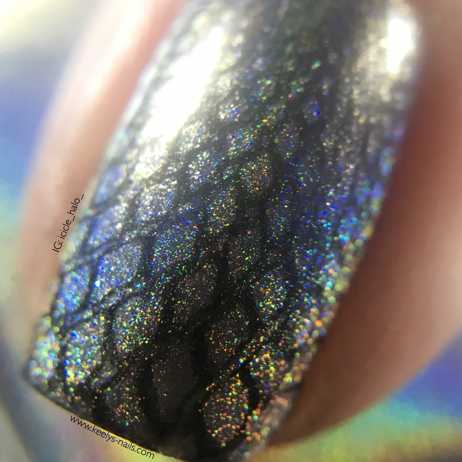 Make average nail art awesome: Holographic Stamping on holo base