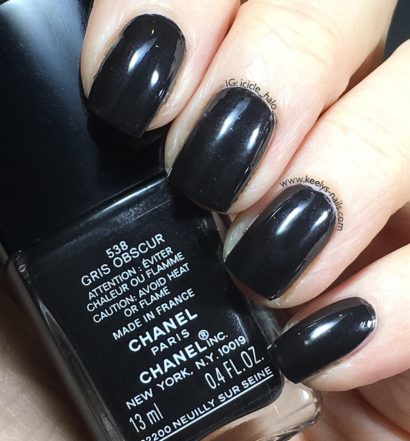 Chanel Gris Obscur 538 swatch left hand