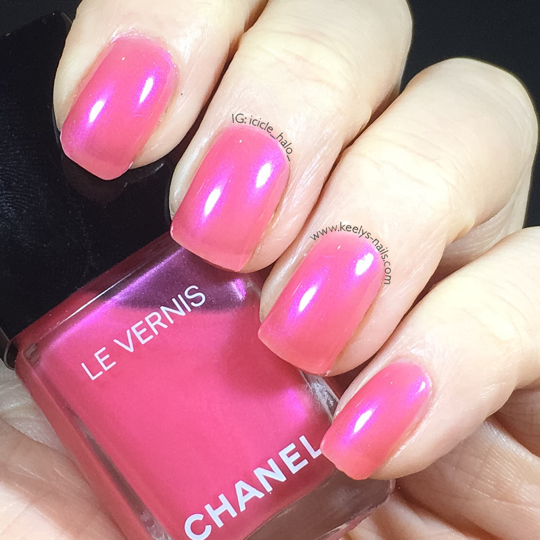 Chanel Hyperrose Glass swatch