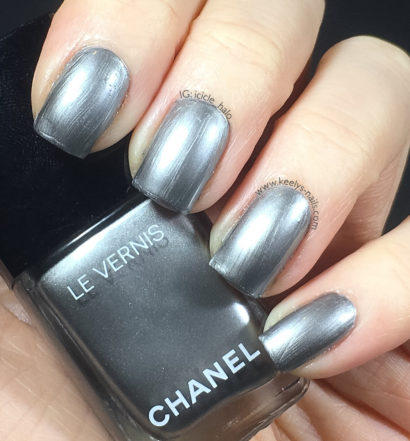 Chanel Liquid Mirror 540 with top coat left hand
