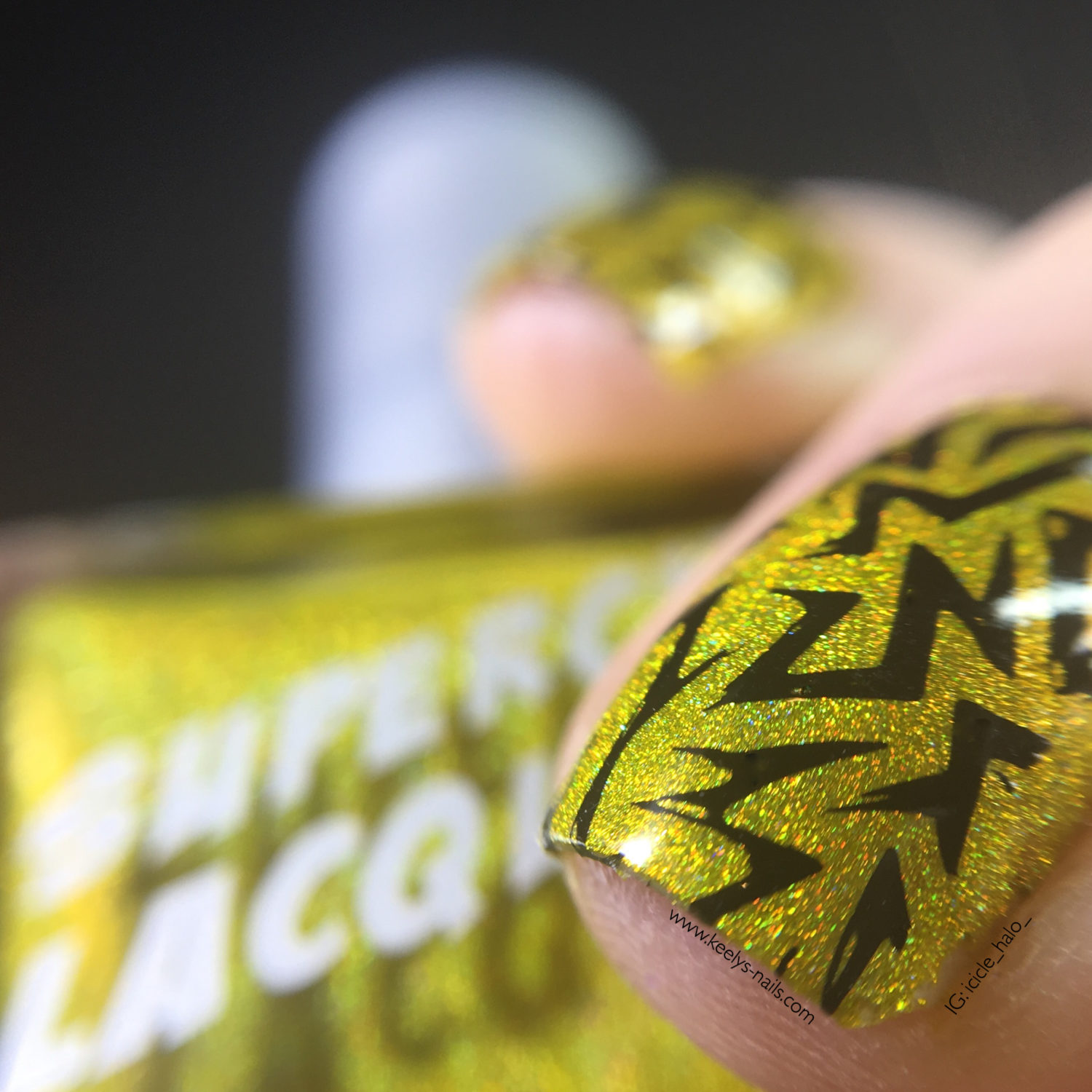 Macro of Superchic Lacquer Pheromone Electric Nail Art