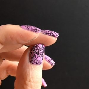 Thumb (left hand) close up for Maniswap Circle and Knitty Nails | by Keely's Nails