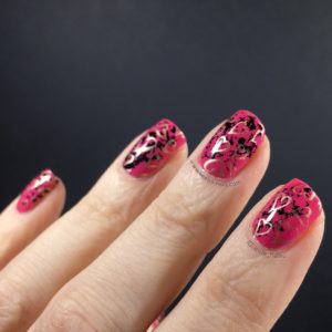 Double stamping - Graffiti Hearts nail art