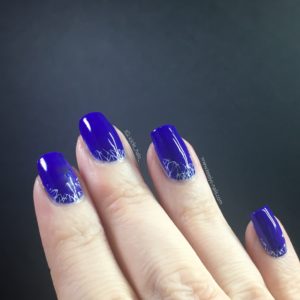 White and blue nail art for Maniswap Circle