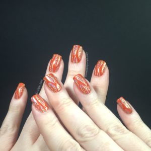 Matchy-matchy nails on both hands!