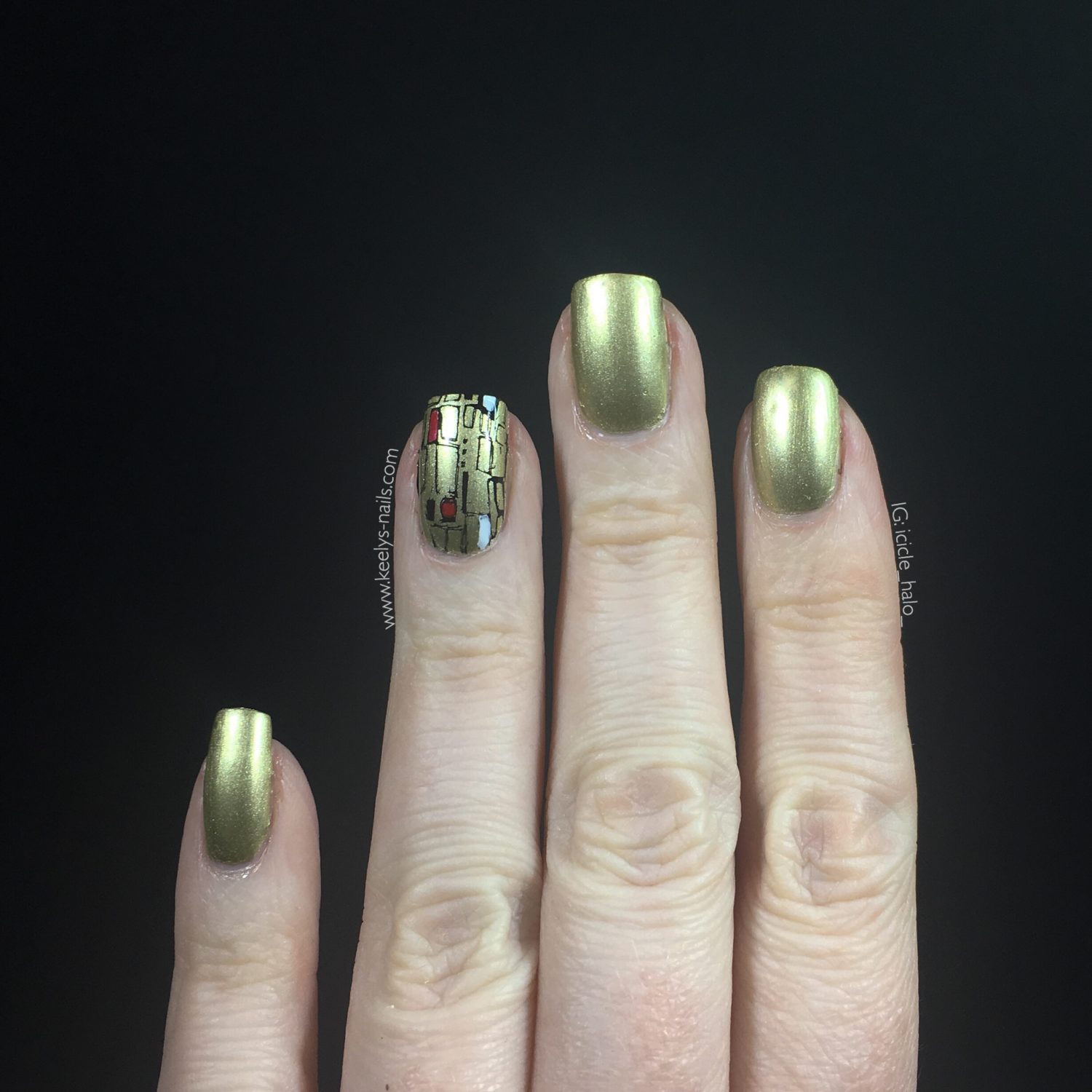 Portrait of Adele Bloch-Bauer I inspired this Klimt nail art - left hand fingers extended