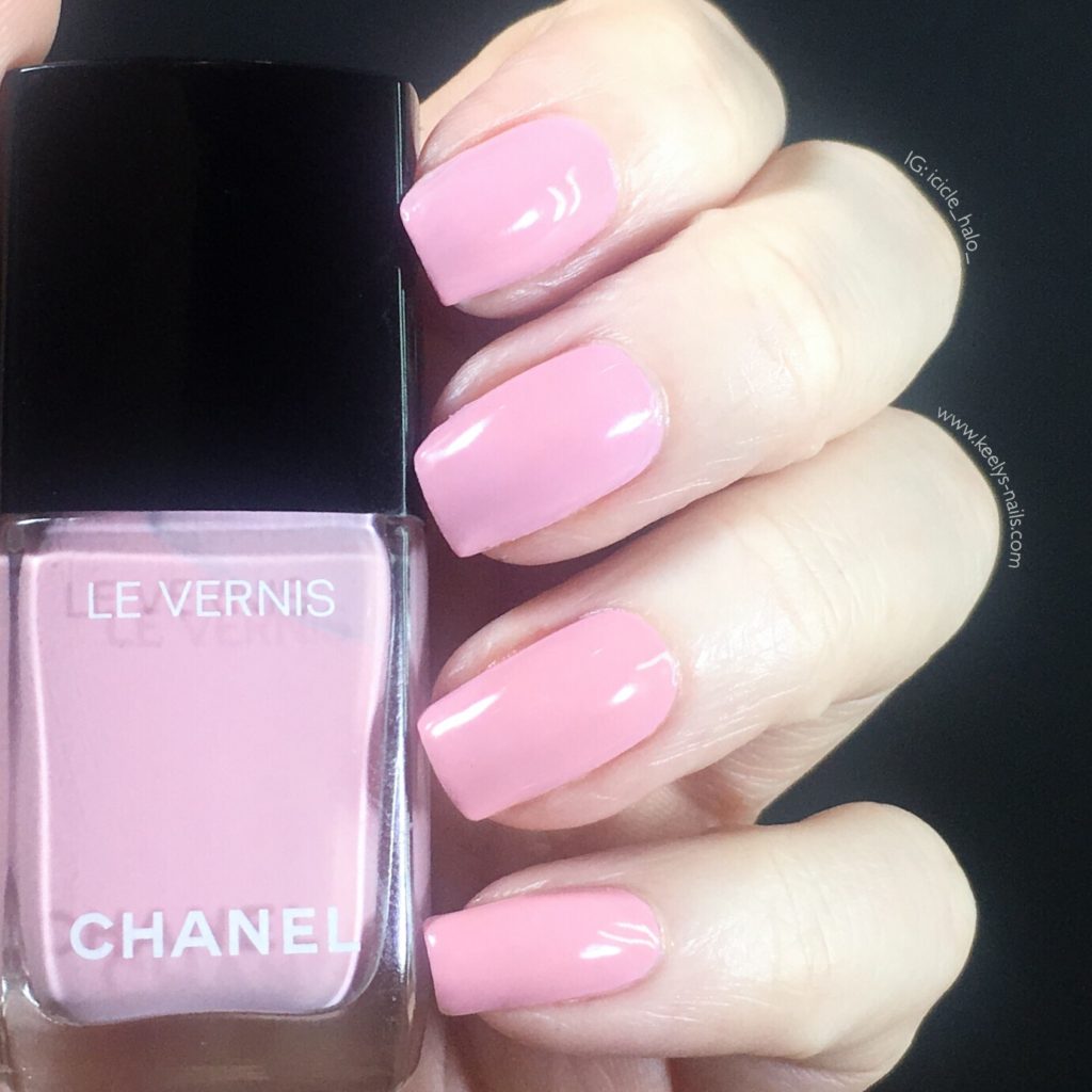 Bottle shot and swatch of Chanel Nuvola Rosa by Keely's Nails