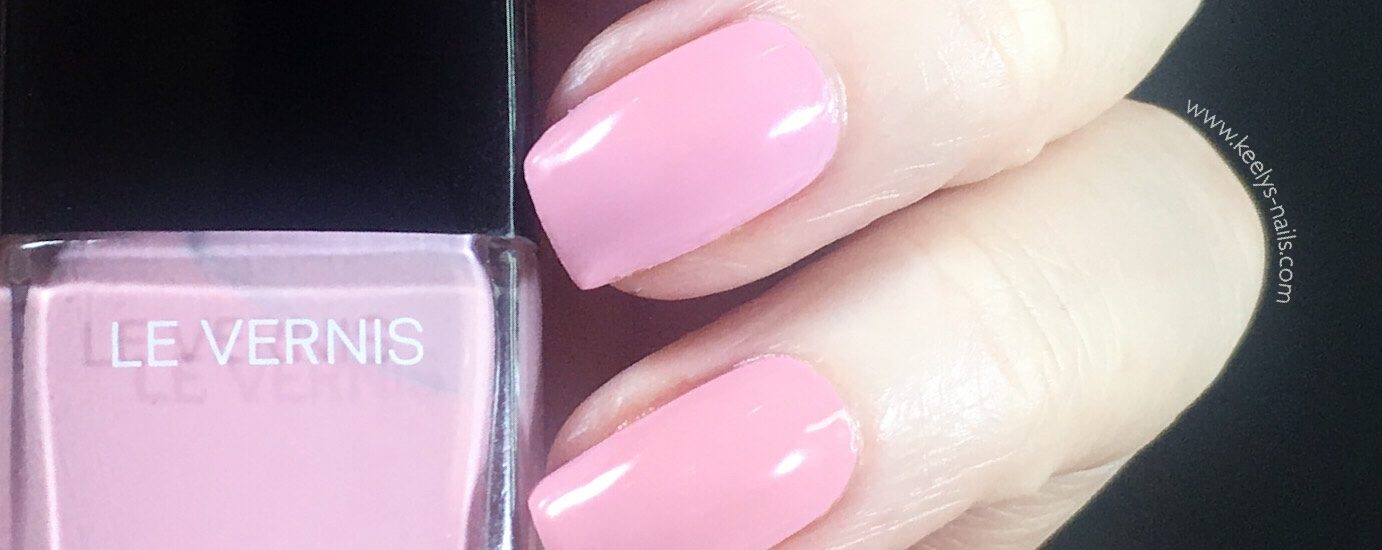 Bottle shot and swatch of Chanel Nuvola Rosa by Keely's Nails