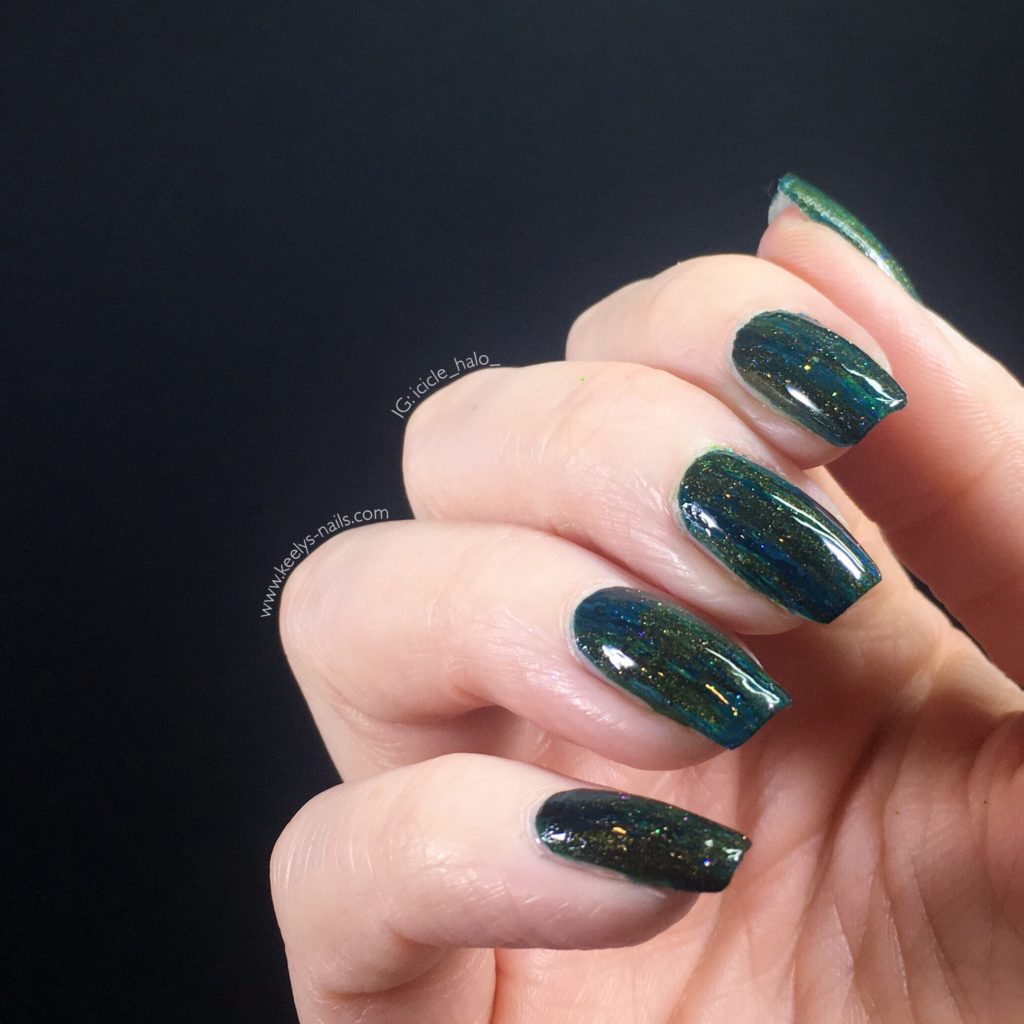 Super glossy and sparkly Aventurine Quartz nail art is unique